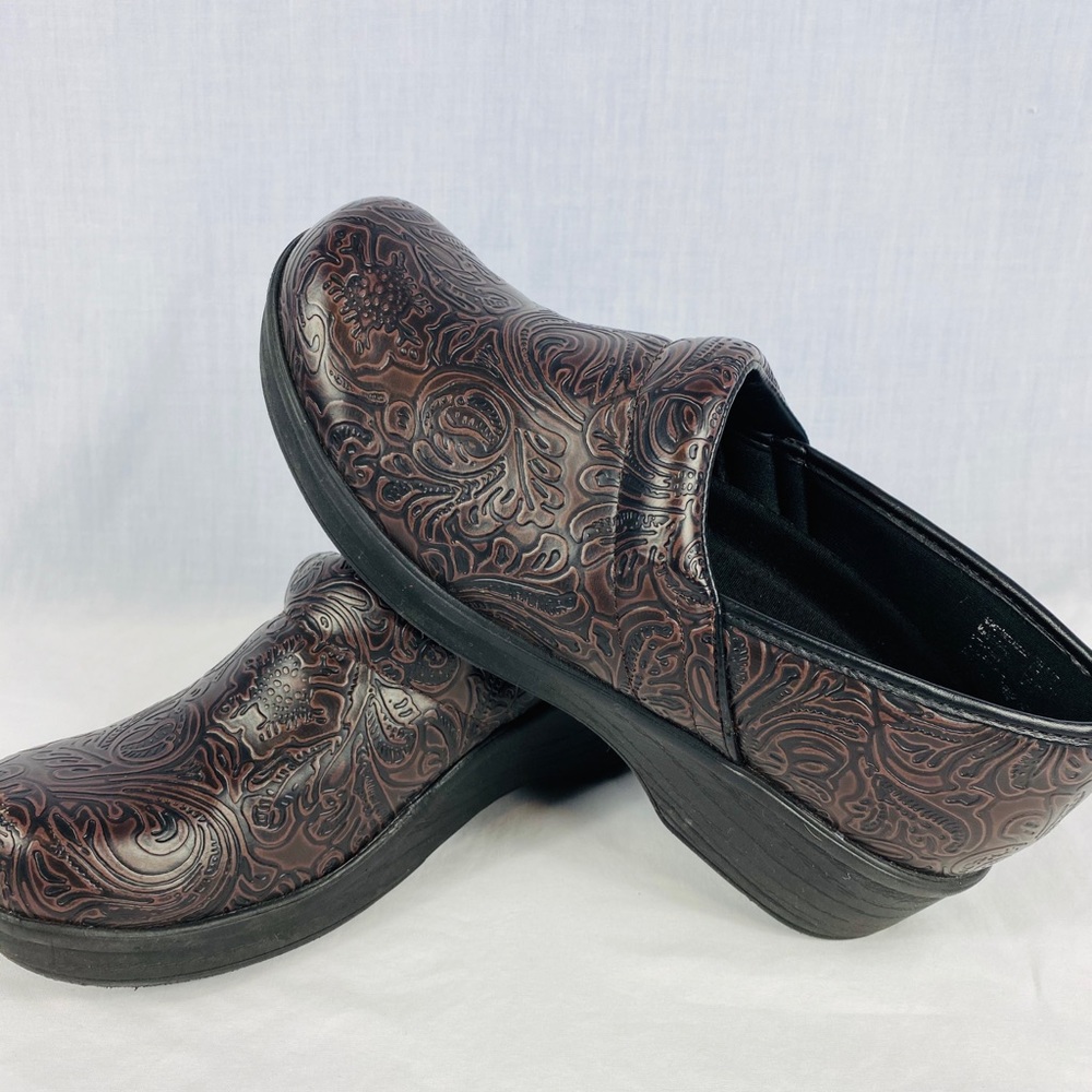 8 1/2 clog shoes woman’s